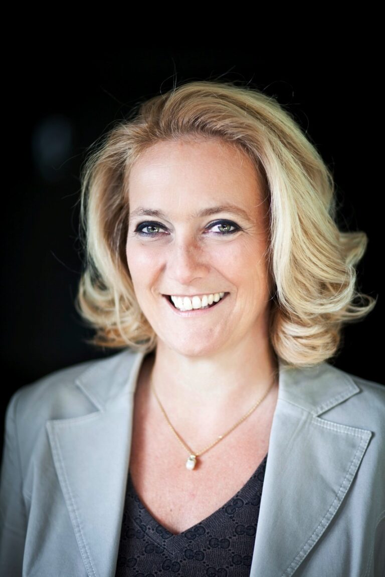 Holló Katalin